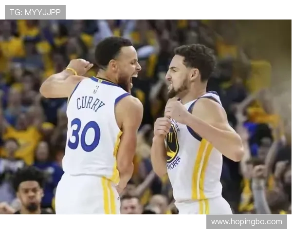 汤普森无球跑位为库里拉开空间三分效率回升