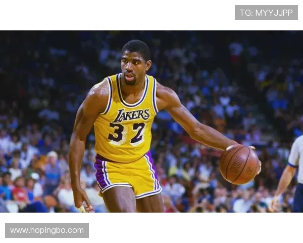 纳什挡拆组织对比库里助攻结构不同